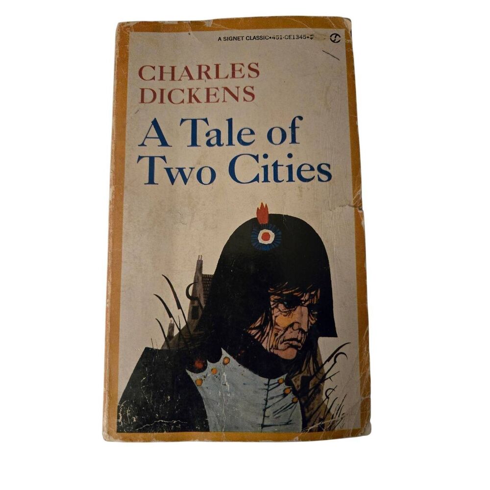 A tale of two cities by Charles Dickens - signet classics - 0451513452